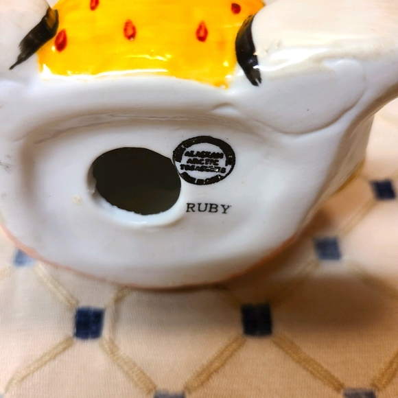 VGUC Alaskan Native Girl Figurine - Picture 3 of 5